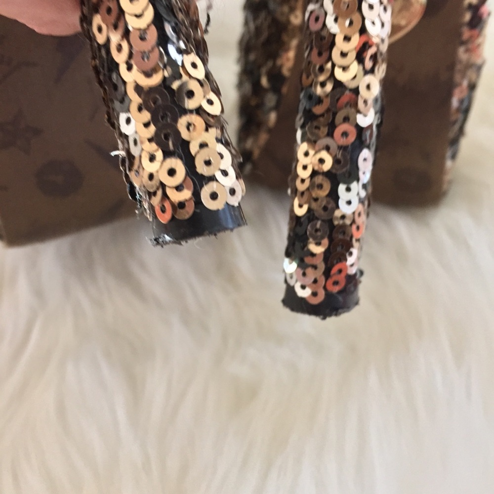 Betsey Johnson “Shiner” Sequin Platform Heels 🪩 - Picture 5 of 7